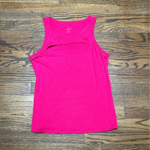 New Medium Tank - Picture 1 of 2